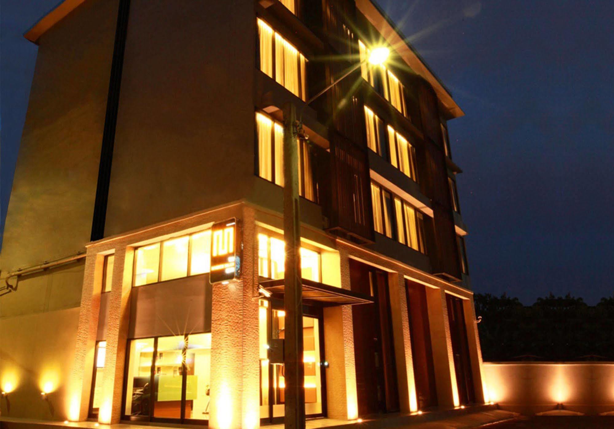 The Bangkok Major Suite Exteriör bild